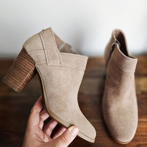 Koolaburra by UGG Suede Ankle Booties Size 7.5 Women's Tan Boots